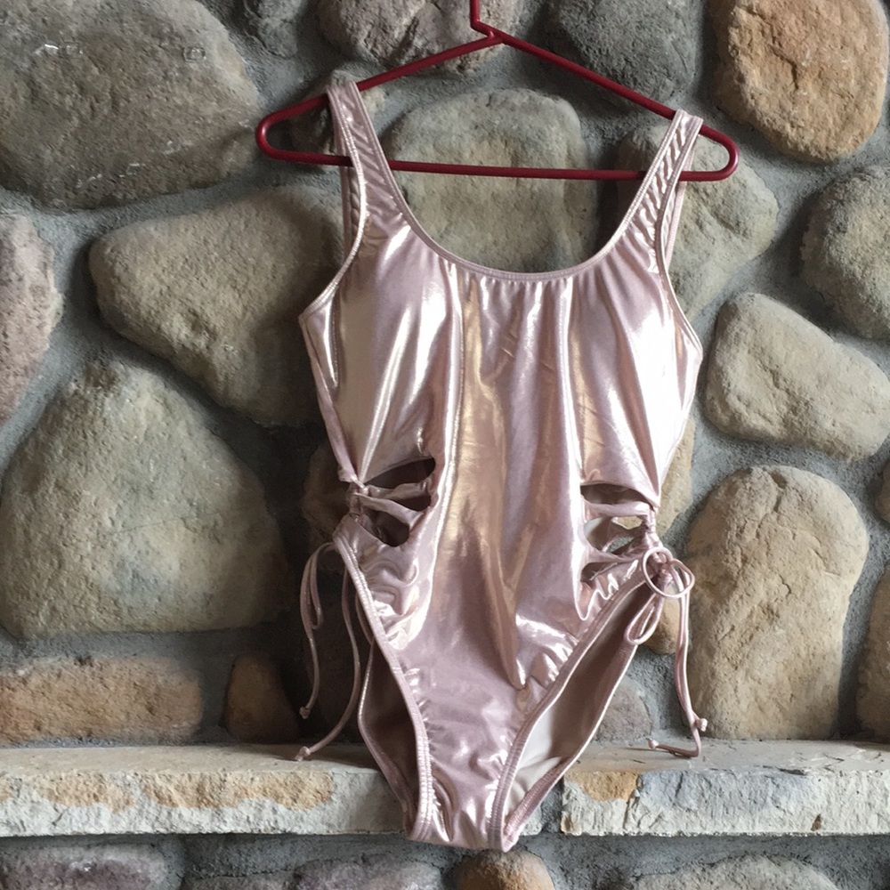 Never worn Vonmaur one piece swimsuit